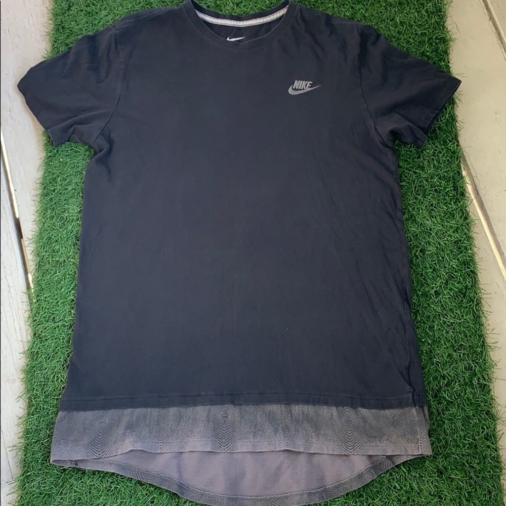 Nike long Tail shirt